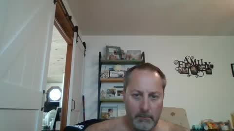 Snapshot of brettsky chatting on 8, 10, 2025 hey online show from 8, 10, 2025