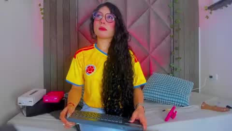 B R I A  online show from 18, 6, 2026