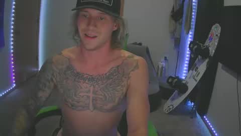 Snapshot of briansmash_ chatting on 26, 10, 2025 Brian smash online show from 26, 10, 2025