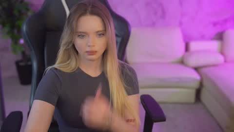 Diamonds Girls online show from 17, 10, 2025