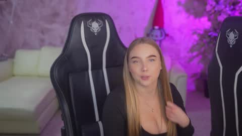 Diamonds Girls online show from 21, 11, 2025