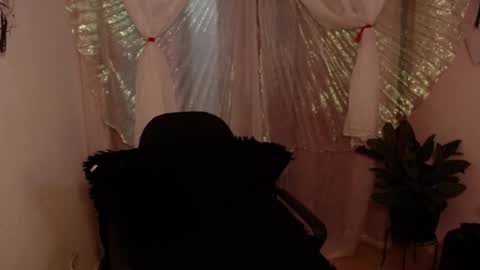 Snapshot of brillamettal chatting on 16, 10, 2025 Brilla Mettal online show from 16, 10, 2025