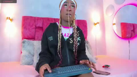   . online show from 25, 7, 2026