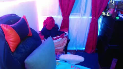 scarleth    follow mee 3 kis online show from 4, 2, 2025