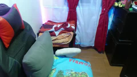 scarleth    follow mee 3 kis online show from 6, 2, 2025
