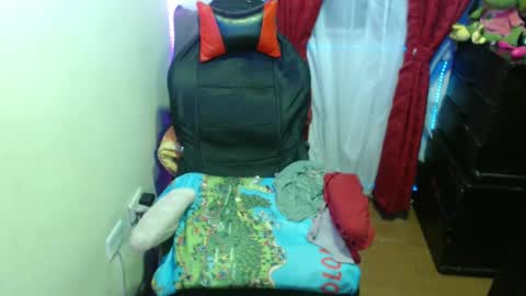 scarleth    follow mee 3 kis online show from 8, 2, 2025