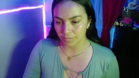 scarleth    follow mee 3 kis online show from 8, 2, 2025