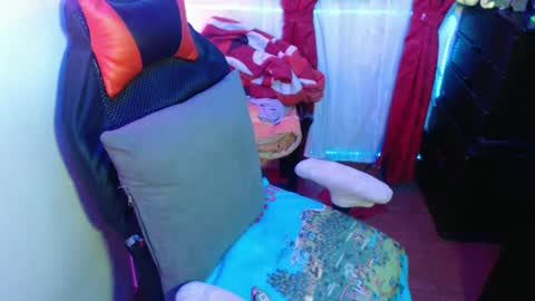scarleth    follow mee 3 kis online show from 9, 2, 2025