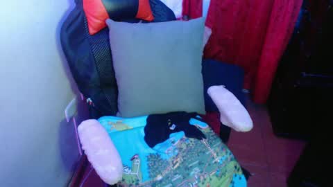 scarleth    follow mee 3 kis online show from 11, 2, 2025
