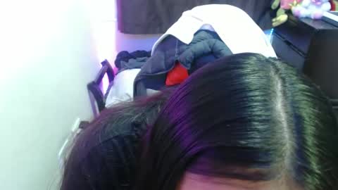 scarleth    follow mee 3 kis online show from 1, 3, 2025