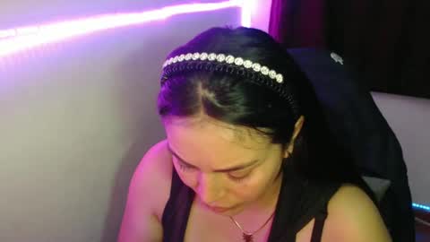 scarleth    follow mee 3 kis online show from 3, 3, 2025