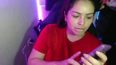 scarleth    follow mee 3 kis online show from 4, 3, 2025
