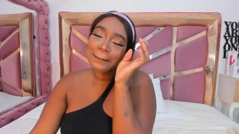 Snapshot of britanymooree chatting on 24, 4, 2026 Britany online show from 24, 4, 2026