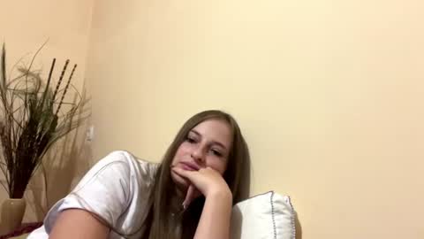Snapshot of britanysuther chatting on 16, 6, 2026 Ciri online show from 16, 6, 2026