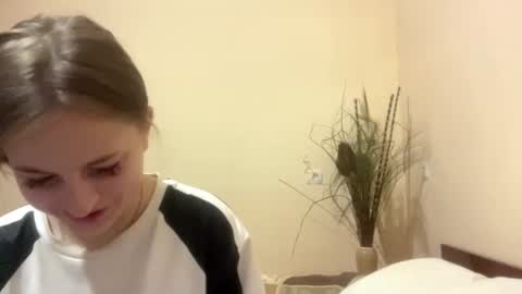 Snapshot of britanysuther chatting on 23, 6, 2026 Ciri online show from 23, 6, 2026