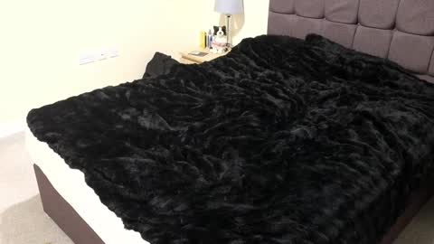 Snapshot of britishandbrunette chatting on 25, 1, 2025 Laura online show from 25, 1, 2025