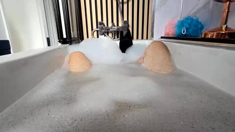 Snapshot of britishbigdick_ chatting on 16, 9, 2025 britishbigdick_ online show from 16, 9, 2025