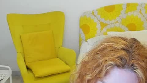 Snapshot of britishmilfpenelope chatting on 20, 5, 2026 Penelope online show from 20, 5, 2026