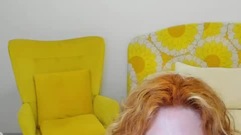 Snapshot of britishmilfpenelope chatting on 31, 5, 2026 Penelope online show from 31, 5, 2026