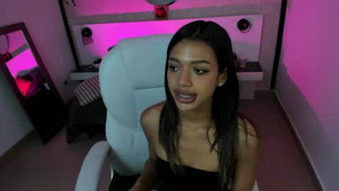 britney_collins_ online show from 21, 6, 2026