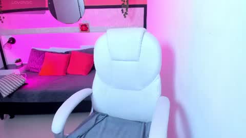 britney_collins_ online show from 27, 6, 2026