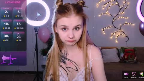 Snapshot of britney_lynch chatting on 19, 12, 2024 Britney online show from 19, 12, 2024