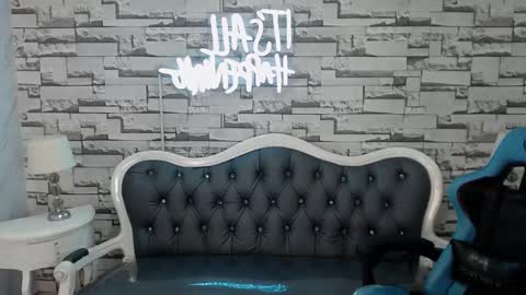 Britney  online show from 4, 2, 2025