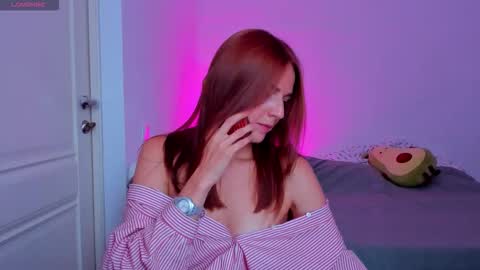 britneyhall online show from 30, 9, 2025