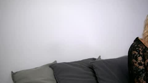 Snapshot of britneyhudson chatting on 2, 10, 2025 britneyhudson online show from 2, 10, 2025