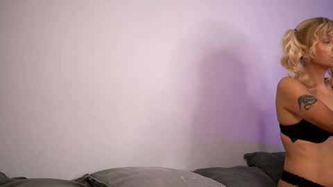 Snapshot of britneyhudson chatting on 20, 10, 2025 britneyhudson online show from 20, 10, 2025