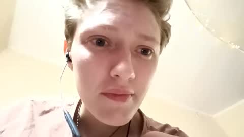 Snapshot of brittaneyglicher chatting on 9, 9, 2025 Ella online show from 9, 9, 2025
