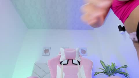 Snapshot of brittany_cute18 chatting on 31, 1, 2025 online show from 31, 1, 2025