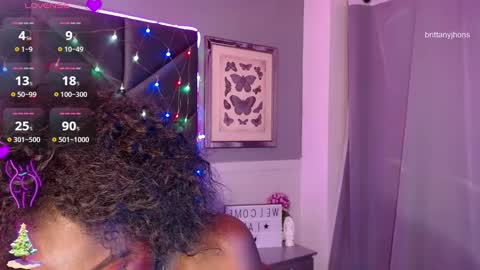 brittany 25 years old  happy as a worm  online show from 17, 12, 2024