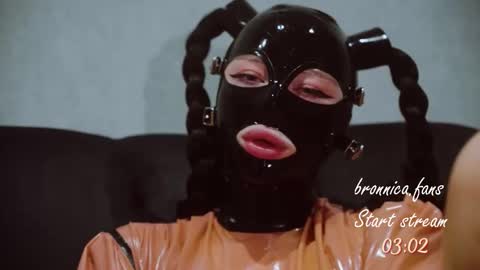 Snapshot of bronnica chatting on 20, 9, 2025 Anna online show from 20, 9, 2025