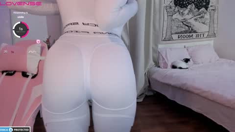 Snapshot of brookchills chatting on 30, 1, 2025 Brook Help me collect 100 reactions online show from 30, 1, 2025