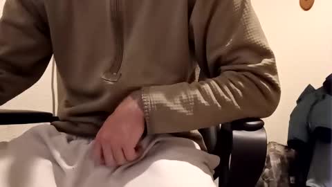 Snapshot of broski2002633810 chatting on 28, 10, 2025 broski2002633810 online show from 28, 10, 2025