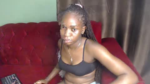 Snapshot of brownebony4 chatting on 2, 2, 2025 Brownie online show from 2, 2, 2025
