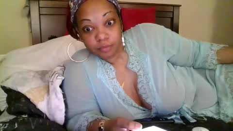 Snapshot of brownroundrenee chatting on 4, 4, 2026 brownroundrenee online show from 4, 4, 2026