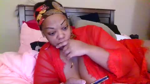 Snapshot of brownroundrenee chatting on 14, 4, 2026 brownroundrenee online show from 14, 4, 2026