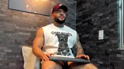 Snapshot of brucedallas chatting on 15, 5, 2026 brucedallas online show from 15, 5, 2026