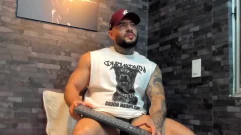 Snapshot of brucedallas chatting on 15, 5, 2026 brucedallas online show from 15, 5, 2026