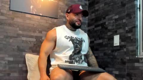Snapshot of brucedallas chatting on 16, 5, 2026 brucedallas online show from 16, 5, 2026