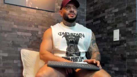 Snapshot of brucedallas chatting on 16, 5, 2026 brucedallas online show from 16, 5, 2026