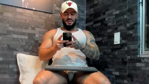 Snapshot of brucedallas chatting on 17, 5, 2026 brucedallas online show from 17, 5, 2026