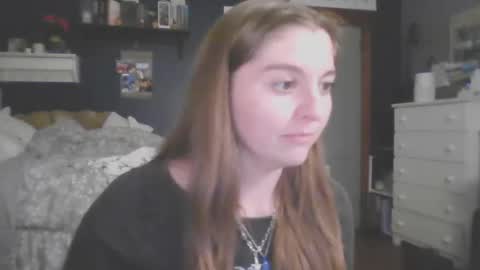 Snapshot of brunettebaby040 chatting on 28, 10, 2025 brunettebaby040 online show from 28, 10, 2025