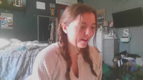 Snapshot of brunettebaby040 chatting on 29, 10, 2025 brunettebaby040 online show from 29, 10, 2025