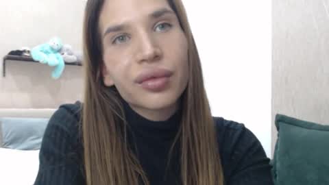 Snapshot of brunettesurprise chatting on 7, 1, 2026 Luna online show from 7, 1, 2026