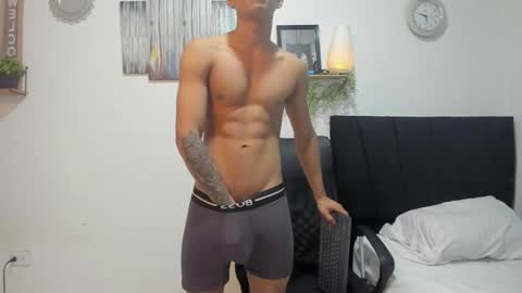 bruno_snow online show from 4, 12, 2025