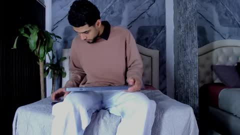 Snapshot of bry_dalton chatting on 17, 12, 2025 Bry Dalton online show from 17, 12, 2025