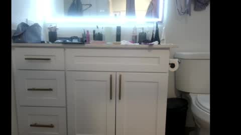 Queen Lola XXX online show from 18, 4, 2026